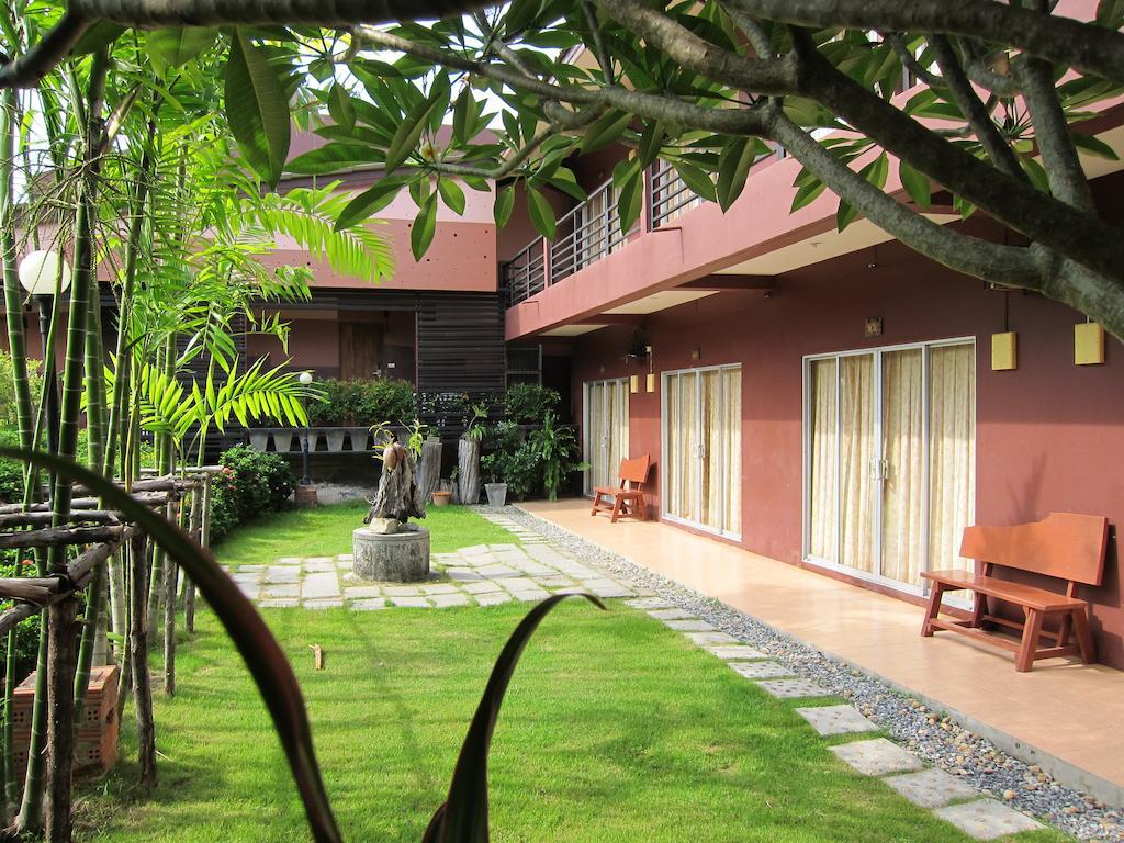 Forest Bungalows & Mama'S Restaurant Chalong Exterior foto